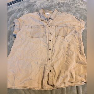 Women’s gray button down shirt